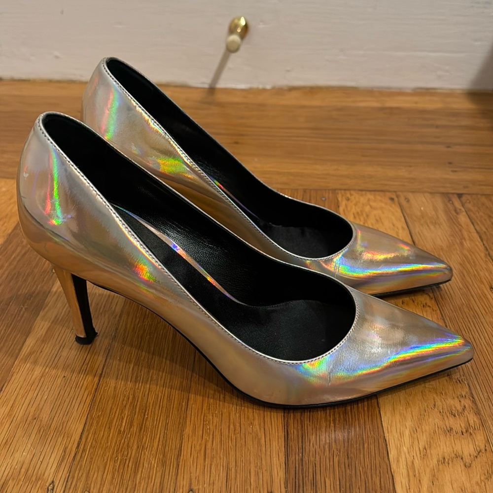 Giambattista Valli Paris size 38 iridescent pumps